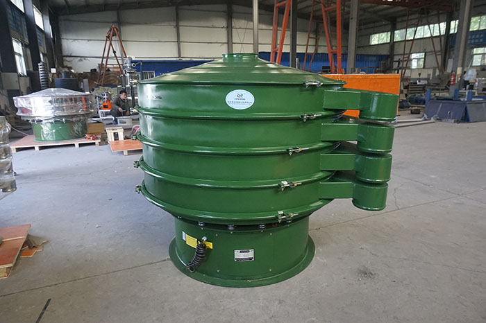 直徑1000mm振動(dòng)篩主要采用的是碳鋼材質(zhì)的直徑為1000mm的振動(dòng)篩，對(duì)于層級(jí)用戶可根據(jù)自己的需求進(jìn)行選擇。