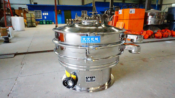 藕粉振動(dòng)篩適用于很多種不同的行業(yè)，對(duì)于物料多的篩分適用還是比較廣泛的。