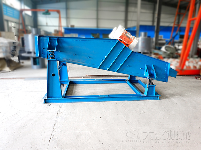 振動脫水篩主要用于選煤，選礦等大型的篩選行業(yè)中。