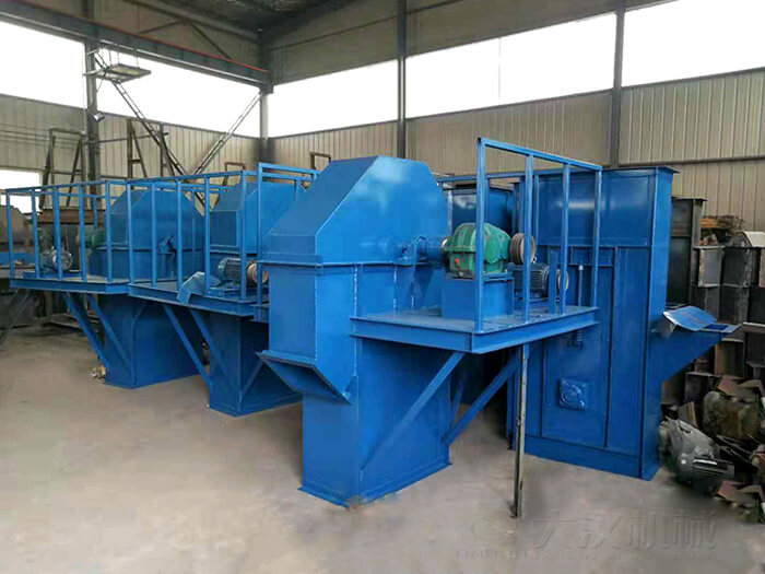 TD斗式提升機(jī)產(chǎn)品概述：屬于向上式的料斗式的垂直運(yùn)動(dòng)，能夠完成較高距離的提升。